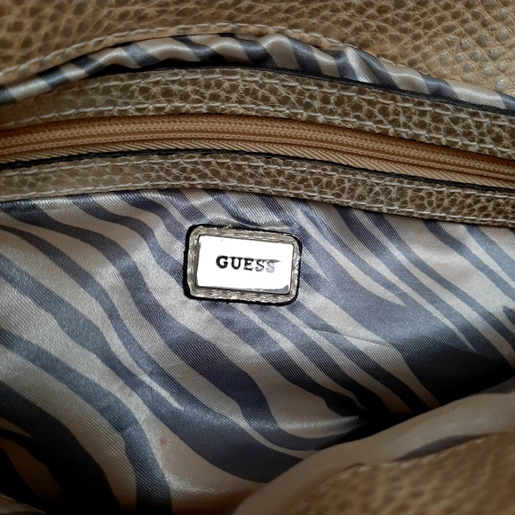 Cute Guess Shoulder Bag - Picture 5 of 7